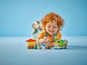 Конструктор LEGO® DUPLO® Догляд за бджолами й вуликами Конструктор LEGO® DUPLO® Догляд за бджолами й вуликами