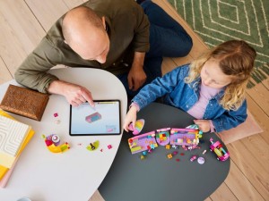 Конструктор LEGO® Gabby's Dollhouse Святкова кімната Ґаббі