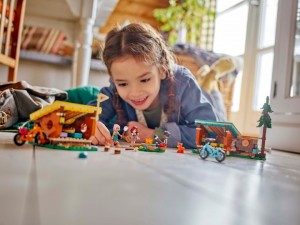 Конструктор LEGO® FRIENDS Затишні хатинки у пригодницькому таборі Конструктор LEGO® FRIENDS Затишні хатинки у пригодницькому таборі
