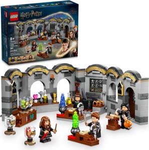 Конструктор LEGO® HARRY POTTER™ Замок Гоґвортс: Урок зіллєваріння Конструктор LEGO® HARRY POTTER™ Замок Гоґвортс: Урок зіллєваріння