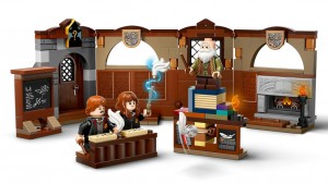 Конструктор LEGO® HARRY POTTER™ Замок Гоґвортс™: урок чарів Конструктор LEGO® HARRY POTTER™ Замок Гоґвортс™: урок чарів