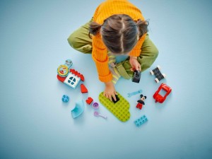 Конструктор LEGO® DUPLO® Міккі Маус: Клубний будинок і автомобіль Конструктор LEGO® DUPLO® Міккі Маус: Клубний будинок і автомобіль