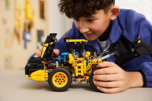 Конструктор LEGO® TECHNIC™ Колісний навантажувач Volvo L120 Electric Конструктор LEGO® TECHNIC™ Колісний навантажувач Volvo L120 Electric