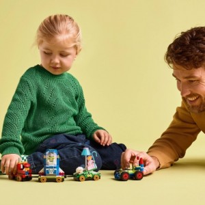 Конструктор LEGO® Disney™ Святкування з Історії Іграшок: потяг і авто для перегонів Конструктор LEGO® Disney™ Святкування з Історії Іграшок: потяг і авто для перегонів