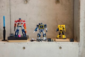 Конструктор LEGO® ICONS™ Transformers: Саундвейв