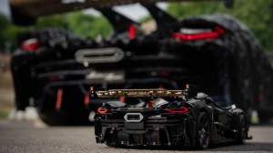 Конструктор LEGO® TECHNIC™ Мегакар Spear від Koenigsegg Sadair Конструктор LEGO® TECHNIC™ Мегакар Spear від Koenigsegg Sadair