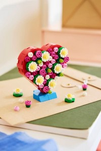 Конструктор LEGO® Seasons and Occasions Літери Love Конструктор LEGO® Seasons and Occasions Літери Love